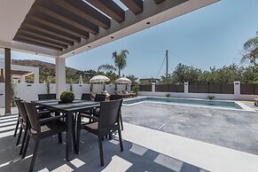 Villa Infinity Theo With 4 Bedrooms and 4 Bathrooms