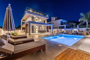 Villa Infinity Theo With 4 Bedrooms and 4 Bathrooms