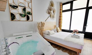 Magnificent Flat - 2br/6p - Champs Elysaes