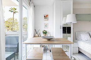 Charming Studio With Balcony & Pool -heart of Nice