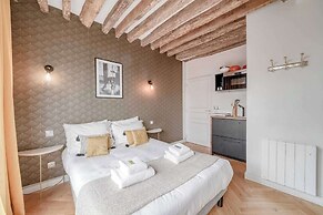 Apartment in Paris for 2 People