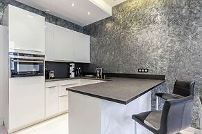 Large Renovated Studio - rue Hoche - Cannes Center