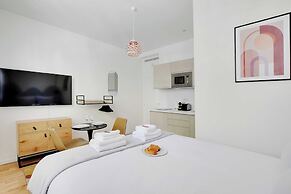 Cute Studio in Eclectic 18th District - 1