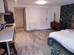 Modern Studio - 2P - Orly