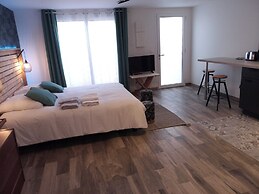 Modern Studio - 2P - Orly