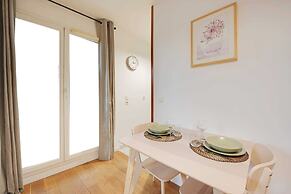 Bright, Modern Studio for 2P - La Defense