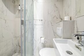 Hotel Avaton - Deluxe Bedroom With Private Balcony