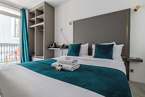 Hotel Avaton - Deluxe Bedroom With Private Balcony