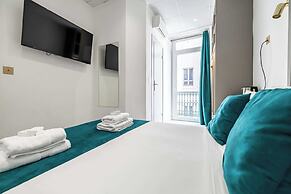 Deluxe Bedroom With Balcony in Cannes Palais