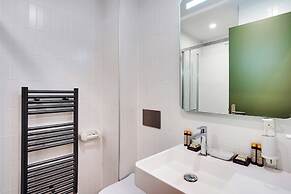 Chic Studio for 2 People - Republique