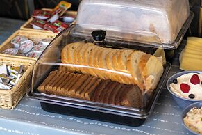 Noclegi Stadion Bed & Breakfast