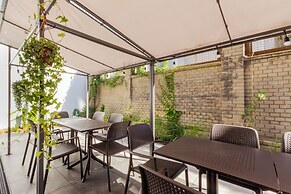 Noclegi Stadion Bed & Breakfast