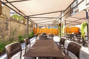 Noclegi Stadion Bed & Breakfast