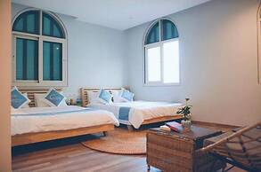 The Costis Homestay & Hotel