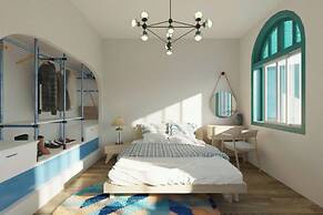 The Costis Homestay & Hotel