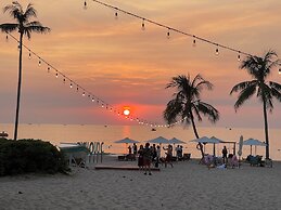 The Costis Homestay & Hotel