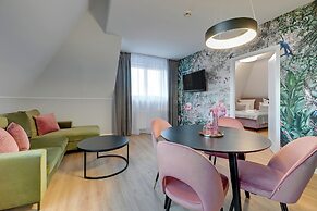 Waterlane Vintage Fitness & Gym by Downtown Apartments