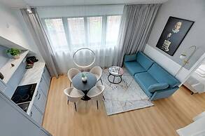 Waterlane Vintage Fitness & Gym by Downtown Apartments