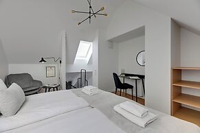 Waterlane Vintage Fitness & Gym by Downtown Apartments