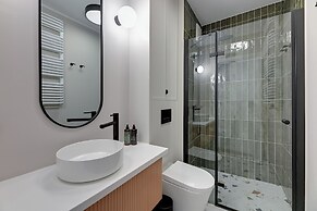 Waterlane Vintage Fitness & Gym by Downtown Apartments