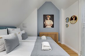 Waterlane Vintage Fitness & Gym by Downtown Apartments