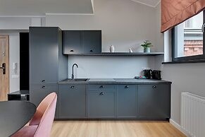 Waterlane Vintage Fitness & Gym by Downtown Apartments