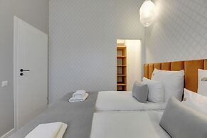 Waterlane Vintage Fitness & Gym by Downtown Apartments