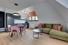 Waterlane Vintage Fitness & Gym by Downtown Apartments