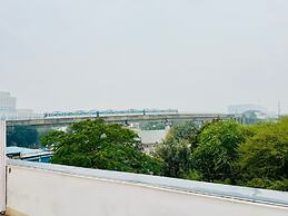 Bluo Stays - DLF Cybercity