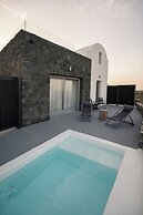 Uranides Luxury Suites