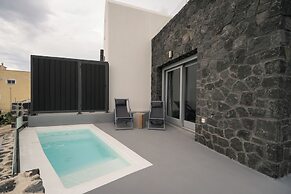 Uranides Luxury Suites