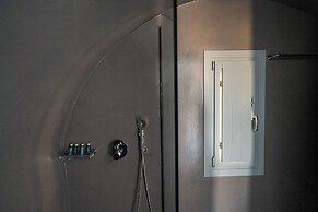 Uranides Luxury Suites