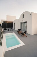 Uranides Luxury Suites