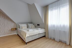 Waterlane Vintage Fitness & Parking by Downtown Apartments