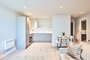 Stylish Studio in Bracknell With Free Parking