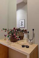 Modern Suite on Historic Calea Victoriei