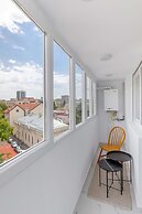 Modern Suite on Historic Calea Victoriei