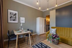 Modern Suite on Historic Calea Victoriei