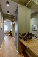 Modern Suite on Historic Calea Victoriei