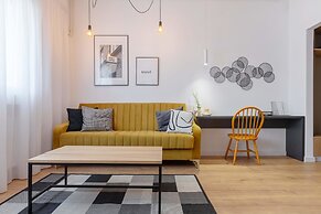 Modern Suite on Historic Calea Victoriei