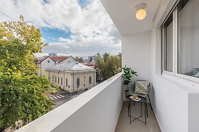 Modern Suite on Historic Calea Victoriei