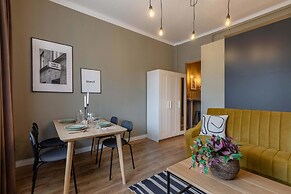 Modern Suite on Historic Calea Victoriei
