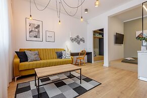 Modern Suite on Historic Calea Victoriei