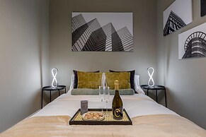 Modern Suite on Historic Calea Victoriei