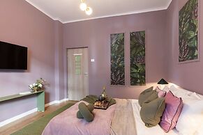 Serene 1BR Apartment in University Square