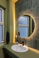 Serene 1BR Apartment in University Square