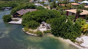 Stylish Apartment With Pool Near Jan Thiel Beach