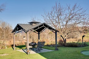 Lake View & Games: Family Escape in Newport!