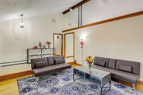 Peek-a-boo Lake Views & Yard: Windham Home