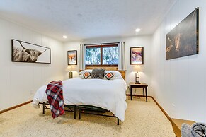 6 Mi to Skiing: Home w/ Hot Tub in Seven Devils!